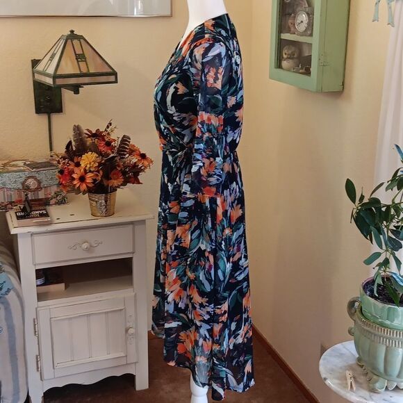 Enfocus Petite Dark Floral Dress. Professional,  Career, Romcom - Picture 4 of 11